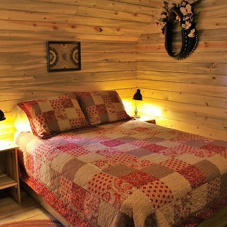 مونتيسلو Silver Cabin In The Western Barn المظهر الخارجي الصورة