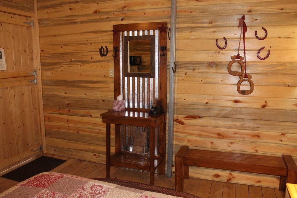 مونتيسلو Silver Cabin In The Western Barn المظهر الخارجي الصورة