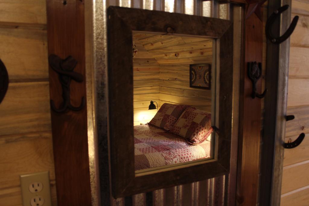 مونتيسلو Silver Cabin In The Western Barn المظهر الخارجي الصورة